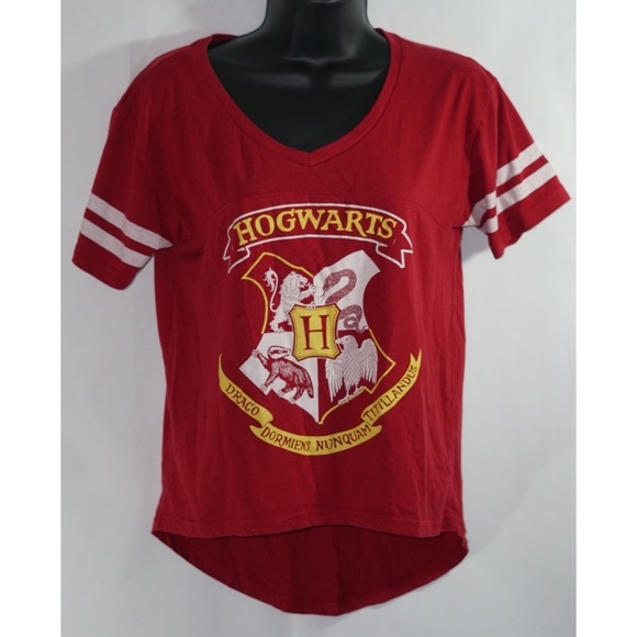 Hogwarts Red T Shirt Size M - Picture 1 of 7